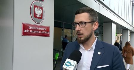 Drogowcy zamknęli wiadukt na autostradowym węźle na A1. Zbadają pęknięcia