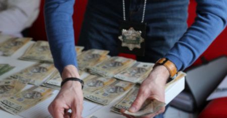 Akcja CBŚP i SG rozbity gang ułatwiający nielegalny pobyt cudzoziemcom w Polsce