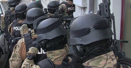 Duża akcja CBŚP w centrum Poznania. Zlikwidowano kilka agencji towarzyskich działających pod szyldami innych usług