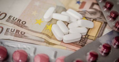 Komisja PE za liberalizacją produkcji leków generycznych na rynki pozaunijne