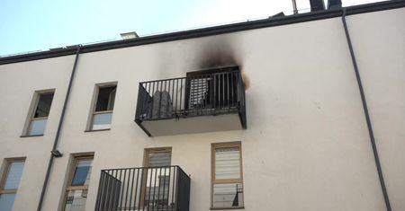 Pożar baterii do elektrycznych hulajnóg w Gdyni. Pracownik serwisu składował je na balkonie