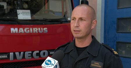 Akcja służb 140 metrów nad ziemią. “W kabinie dźwigu zasłabł operator”