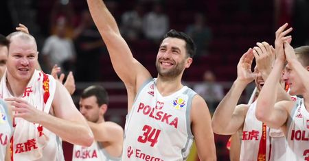MŚ koszykarzy: Wielki mecz Polaków! Biało-czerwoni pokonali Rosjan i są jedną nogą w ćwierćfinale