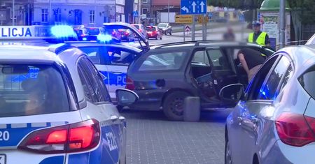 Policyjny pościg ulicami Zielonej Góry. Funkcjonariusze staranowali uciekający samochód