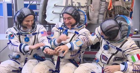 Przygotowania do lotu na Międzynarodową Stację Kosmiczną. Astronauci ćwiczą pod Moskwą