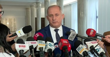 “To gangsterskie metody” – S. Neumann komentuje ujawnione nagranie z udziałem szefa KNF