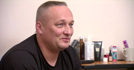 On uderzył Alberta i zostawił go na jezdni. Ona po nim przejechała. Oboje są przed sądem