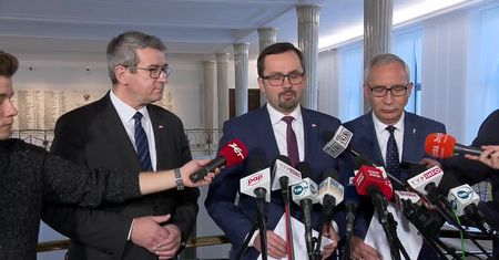 Komisja śledcza ds. VAT złożyła doniesienie do prokuratury ws. J. Rostowskiego i S. Nowaka