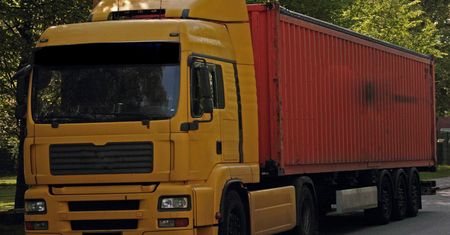Małe i średnie firmy coraz chętniej inwestują w leasing maszyn i urządzeń. Mogą na ten cel pozyskać unijne wsparcie