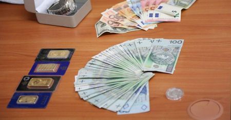 POMIMO STOSOWANIA ANONIMIZACJI W SIECI OSZUST ZOSTAŁ ZATRZYMANY PRZEZ POLICJANTÓW