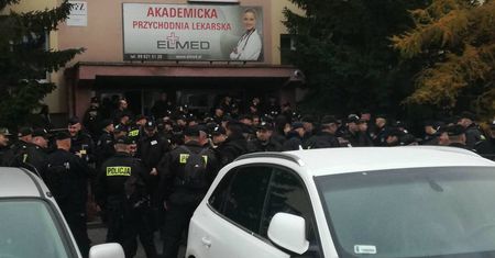 Około 200 policjantów czeka na przyjęcie do przychodni. Kolejna fala zwolnień lekarskich?