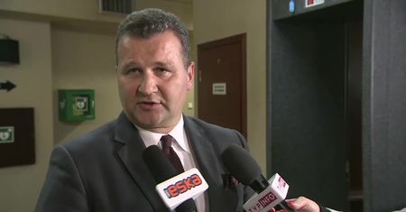 “Przesłuchanie poszło bardzo sprawnie”. L. Czarnecki złożył zeznania w prokuraturze ws. afery KNF