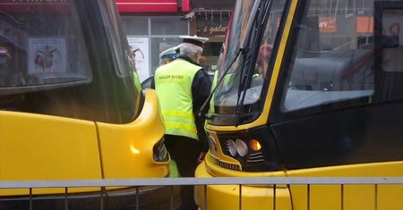 Zderzenie trzech tramwajów w Warszawie. Osiem osób rannych