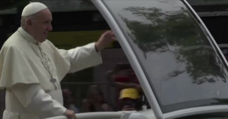 Tysiące wiernych witały papieża Franciszka, który przybył z wizytą do Chile