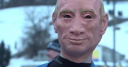 Władimir Putin pobity i obalony. Ukraińscy demonstranci protestowali przeciwko przyznaniu Rosji organizacji piłkarskich MŚ