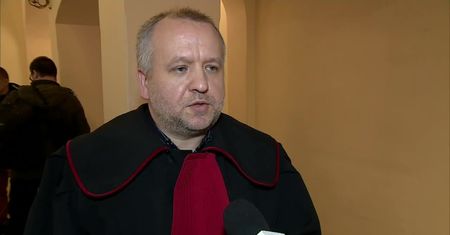 Zabili owcę przed bramą Auschwitz. Trafią do więzienia