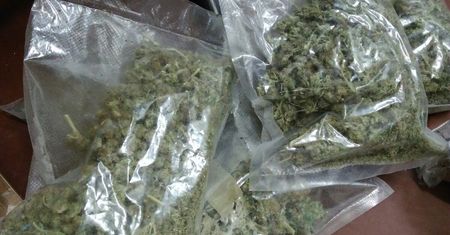 KWP: UDAREMNILI PRZEDOSTANIE SIĘ NA RYNEK 4 KG AMFETAMINY, 2 KG MARIHUANY ORAZ 2.000 TABLETEK EKSTAZY