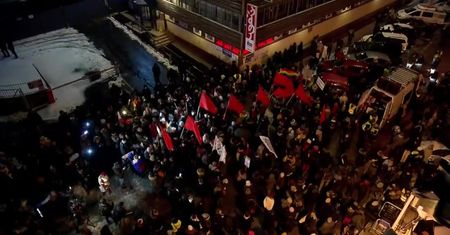 “Czarna Środa” w Warszawie. Przemarsz między siedzibami partii zakończył się incydentem