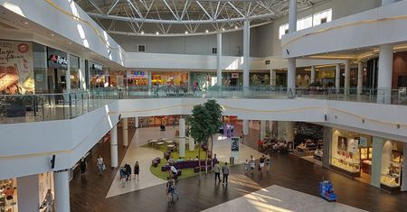 Ograniczenie handlu w niedziele może doprowadzić do wzrostu cen i problemów pracowników. Dyskusja na ten temat wróci jeszcze w tym roku