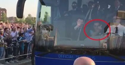 W Italii zapachniało skandalem! Trener Napoli pokazał kibicom Juve środkowy palec!