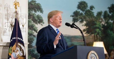 Trump wycofuje się z umowy z Iranem