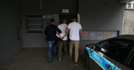 POLICJANCI ZATRZYMALI KOLEJNYCH CZŁONKÓW ZORGANIZOWANEJ GRUPY PRZESTĘPCZEJ ZAJMUJĄCEJ SIĘ OBROTEM „DOPALACZAMI”