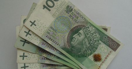 Samorządy opóźniają wypłaty 500 plus