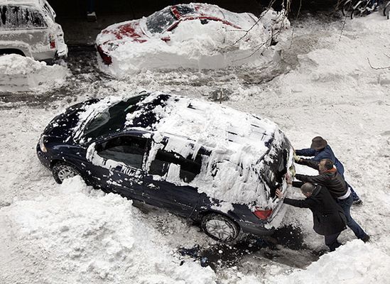 Potężne śnieżyce nękają USA - odwołano 600 lotów