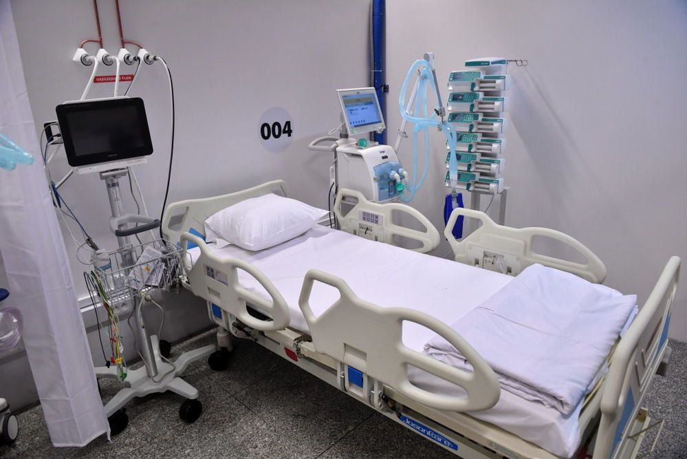 W regionach po kilkaset wolnych łóżek dla pacjentów z COVID-19 i zapas wolnych respiratorów