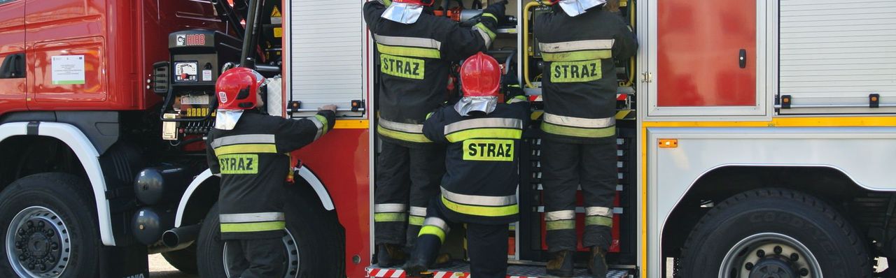 Wybuch gazu w bloku w Wielkopolsce, trwa akcja służb, są osoby poszkodowane