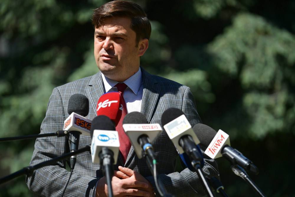 Rzecznik MZ: liczba ozdrowieńców przekracza liczbę osób, które chorują