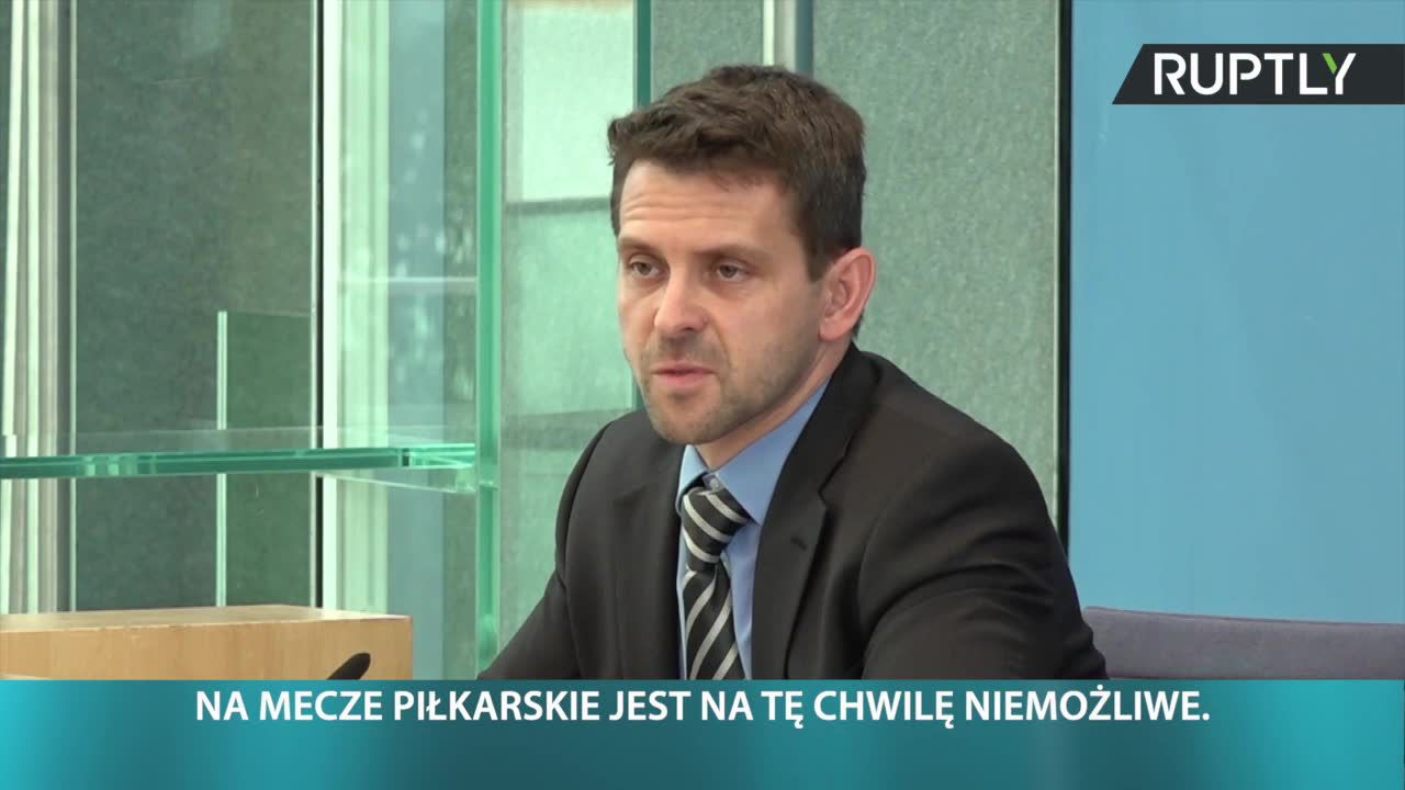 Wyprzedawanie całych stadionów na mecze piłkarskie jest na tę chwilę niemożliwe