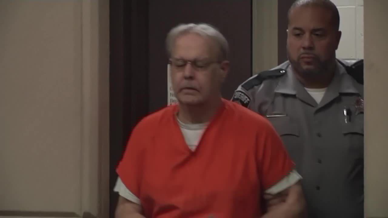 Mężczyzna oskarżony o zbrodnię z nienawiści za oblanie Latynosa kwasem