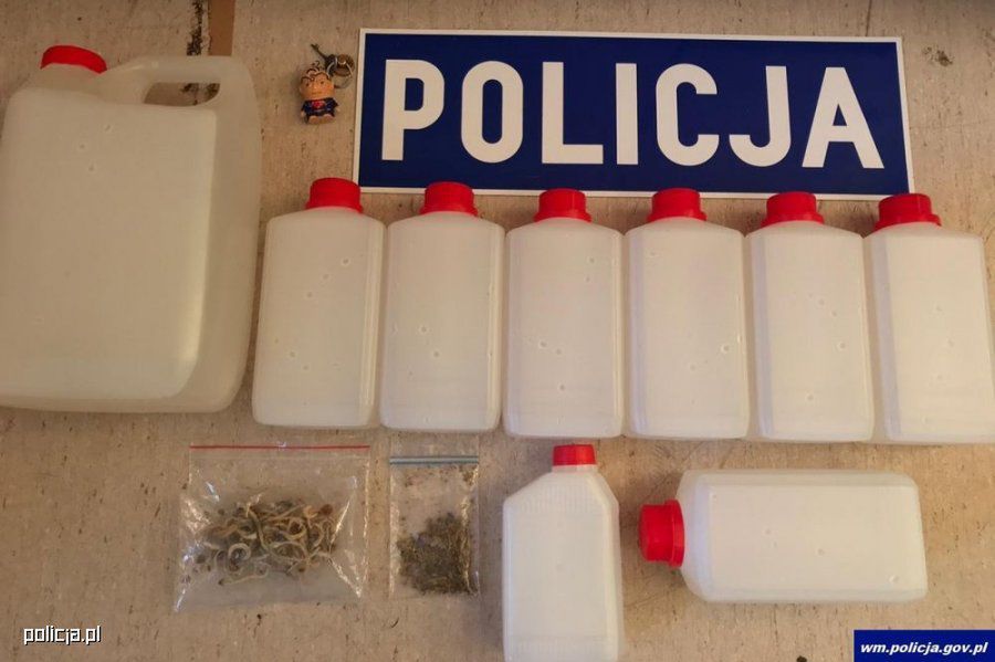 POLICJANCI ZABEZPIECZYLI BLISKO 13 LITRÓW GBL I ZATRZYMALI 43-LATKA