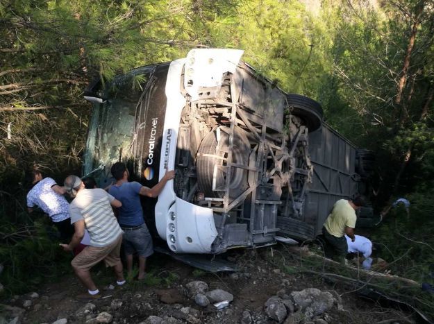 Autokar w Turcji spadł z 20-metrowej skarpy. Ponad 20 rannych Polaków