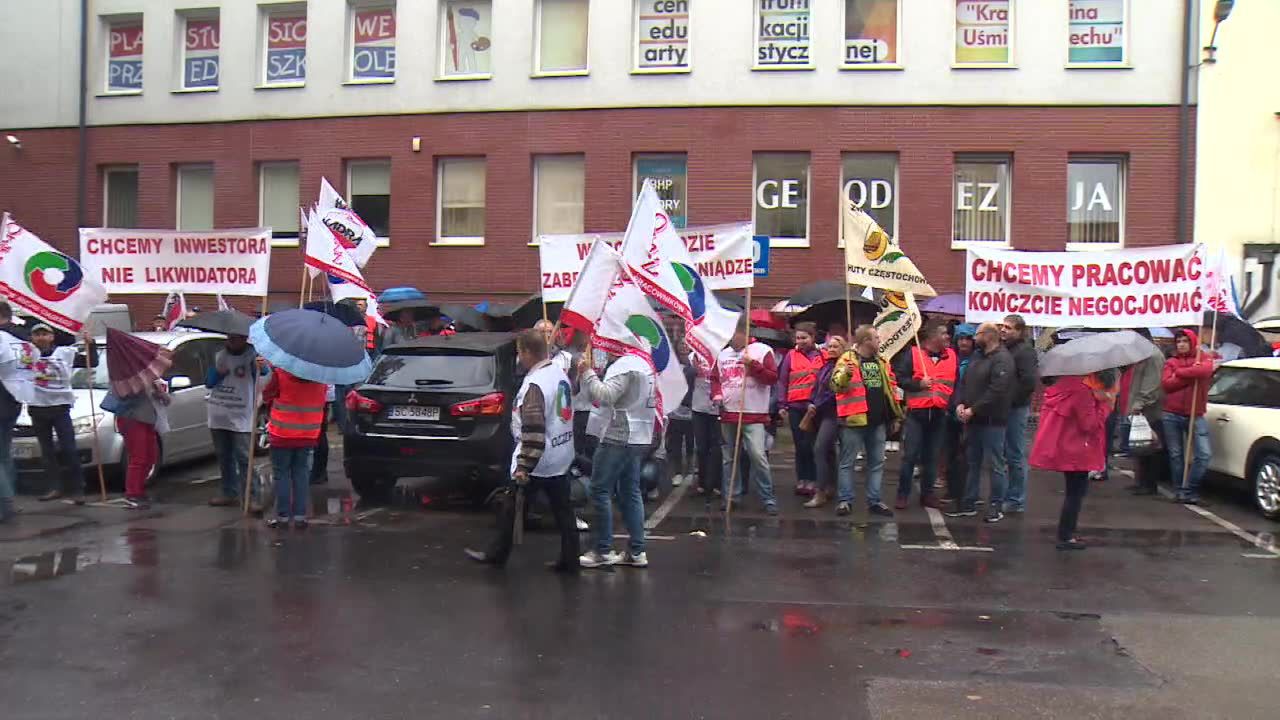 Hutnicy protestowali przed Sądem Rejonowym w Częstochowie