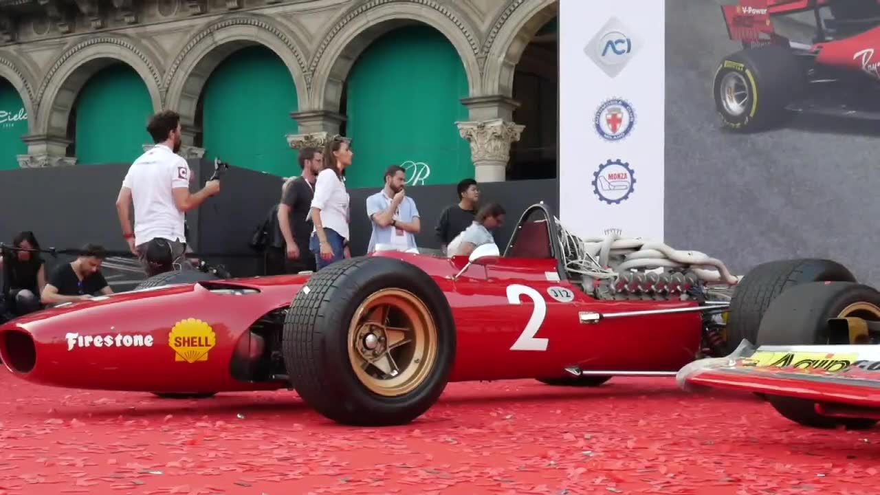 Ferrari świętuje w Mediolanie 90-lecie istnienia marki. “Dobrze jest mieć w zespole dwa numery jeden”