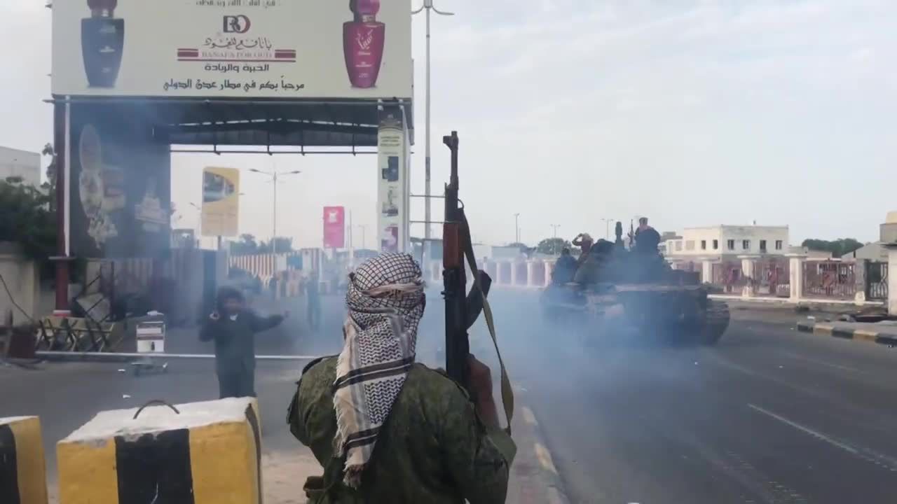 Jemeńskie siły rządowe odbiły miasto portowe Aden z rąk szyickich bojowników