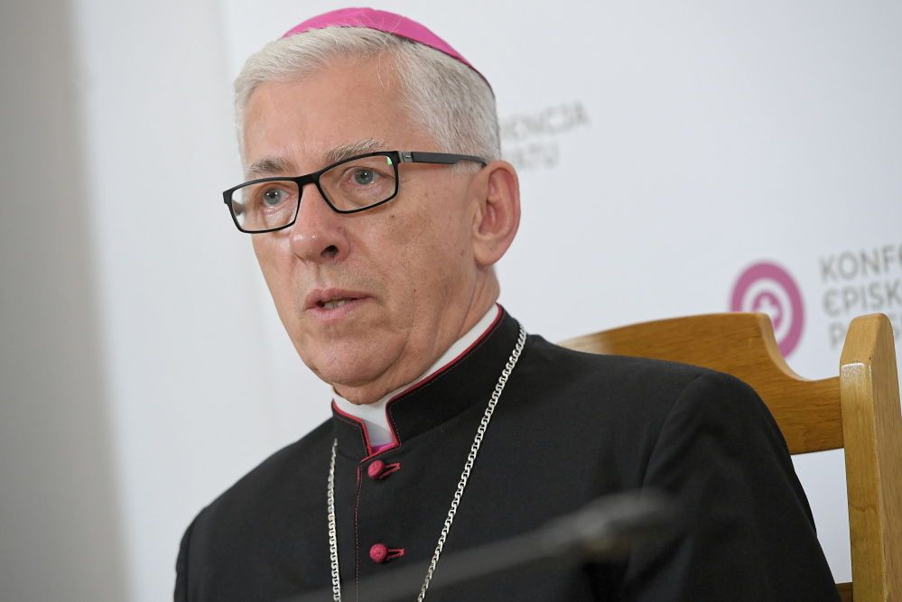 Abp Skworc: na początku roku szkolnego wejdą w życie zasady ochrony dzieci przed nadużyciami