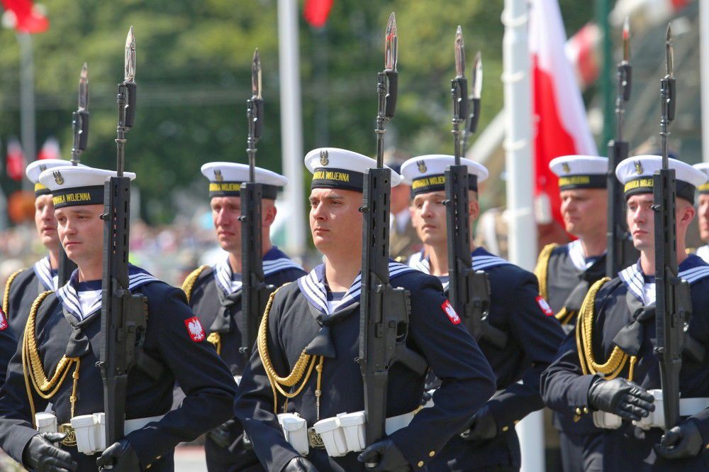 W Katowicach rozpoczęła się defilada z okazji Święta Wojska Polskiego