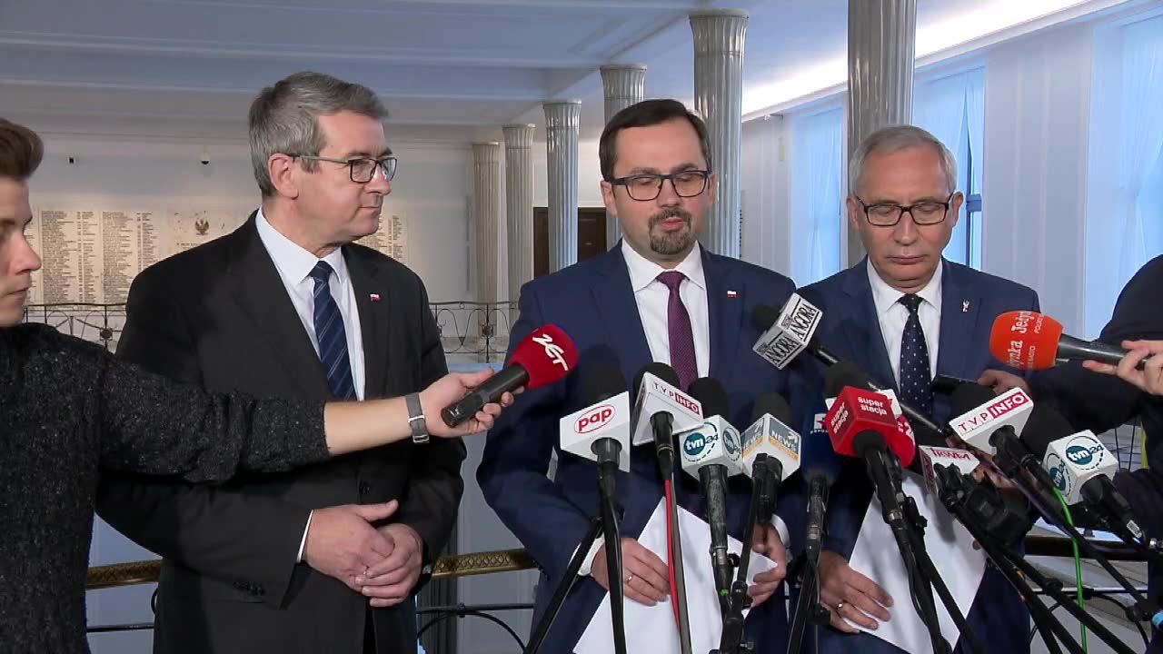 Komisja śledcza ds. VAT złożyła doniesienie do prokuratury ws. J. Rostowskiego i S. Nowaka