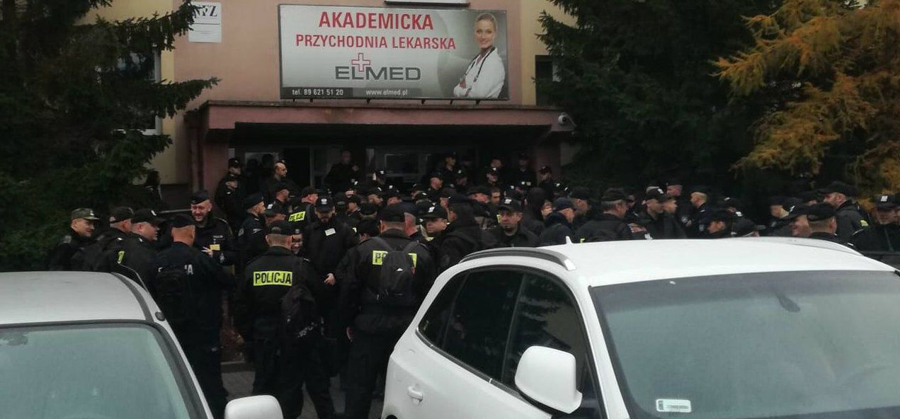 Około 200 policjantów czeka na przyjęcie do przychodni. Kolejna fala zwolnień lekarskich?