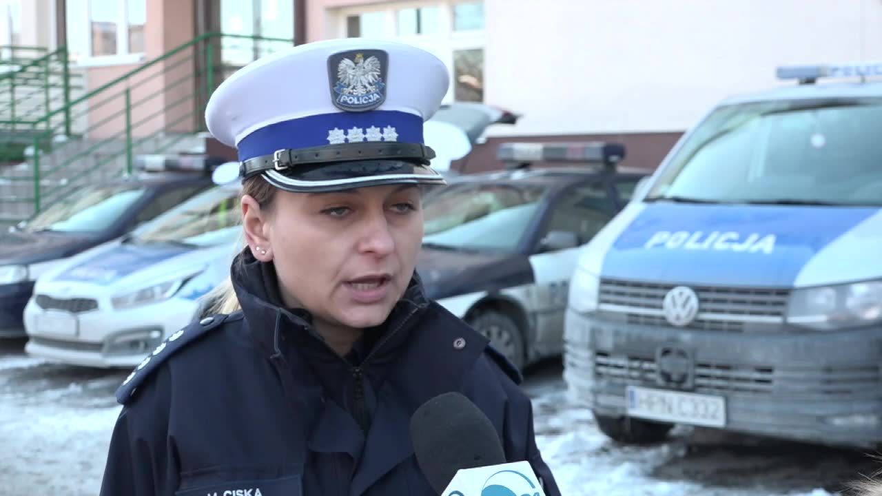 “Był nieprzytomny”. Gdańscy policjanci znaleźli na przystanku autobusowym pijanego 13-latka