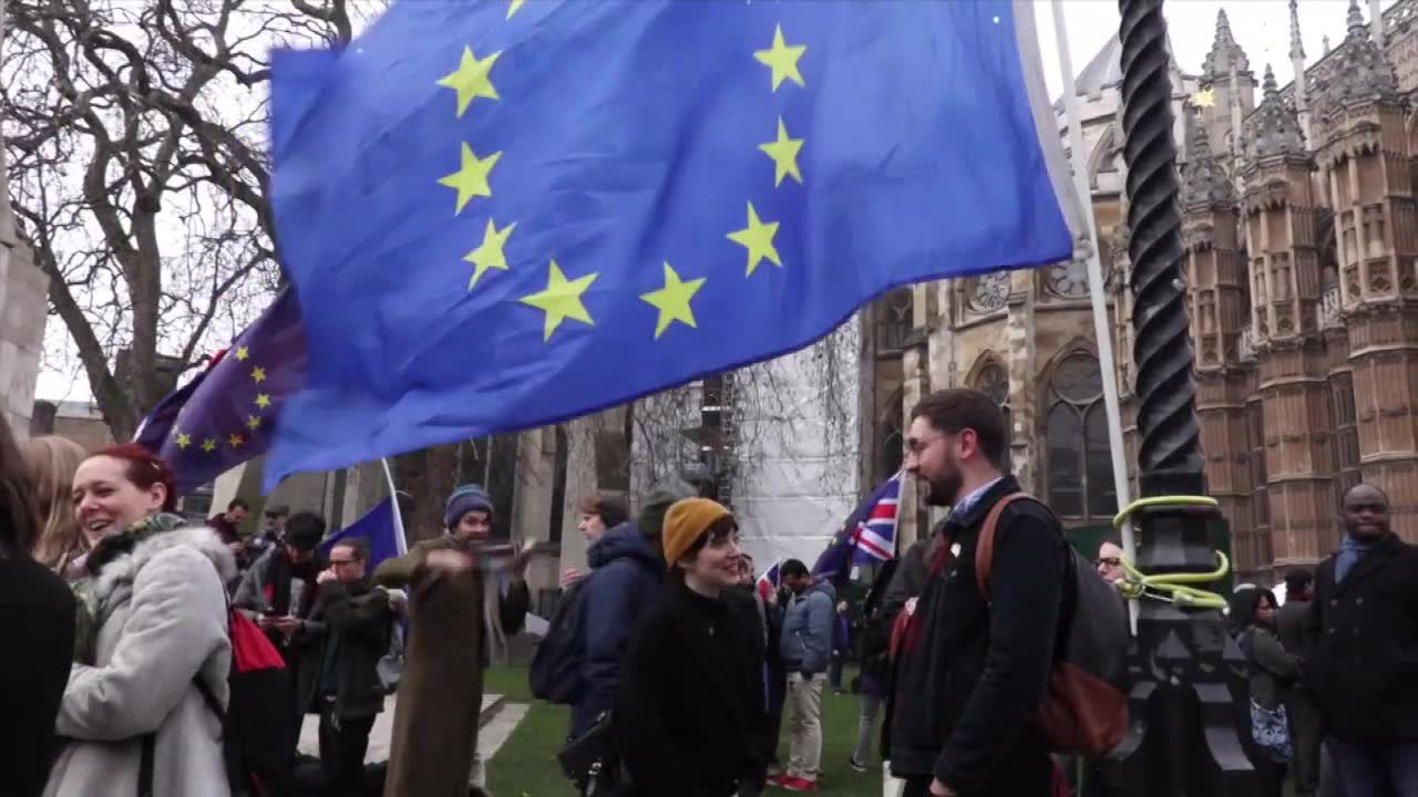 Przeciwnicy Brexitu ruszają w trasę po Wielkiej Brytanii w autobusie hasłem „Czy warto?”