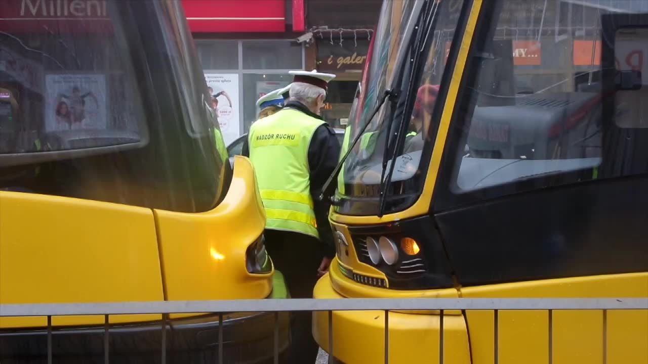 Zderzenie trzech tramwajów w Warszawie. Osiem osób rannych