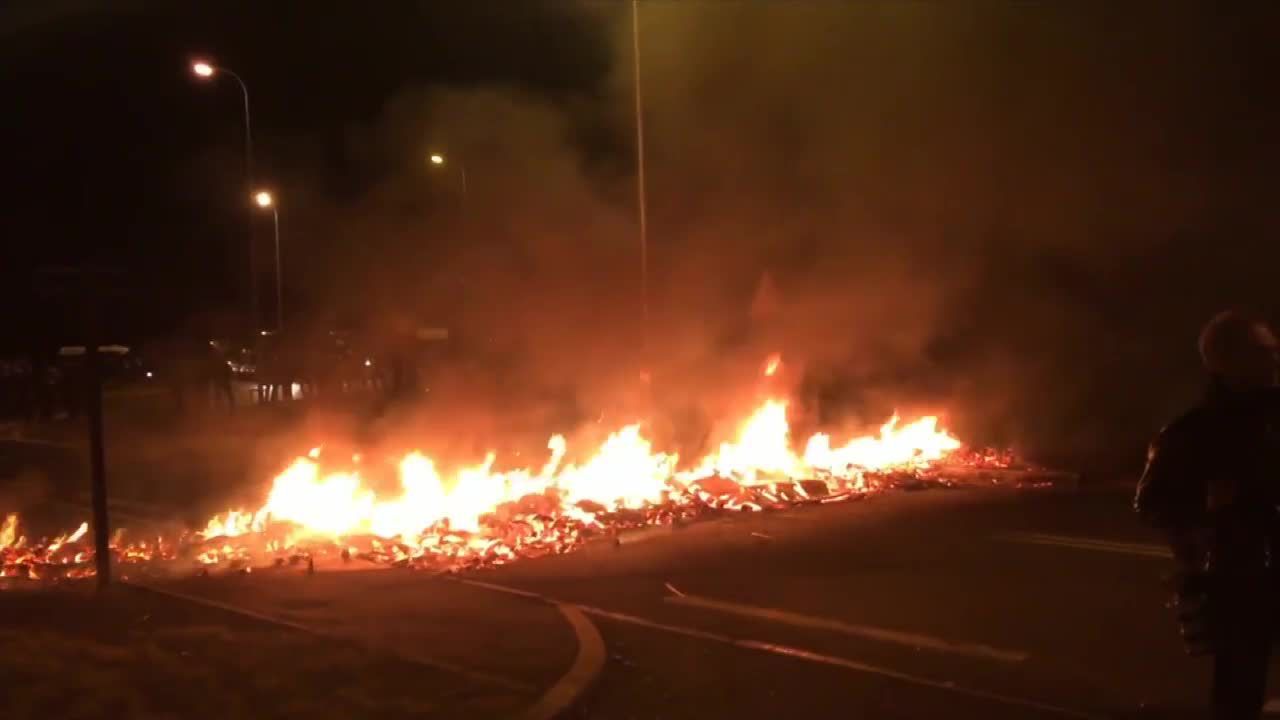 Protest francuskiej służby więziennej po ataku terrorysty. Żądają zaostrzenia środków bezpieczeństwa