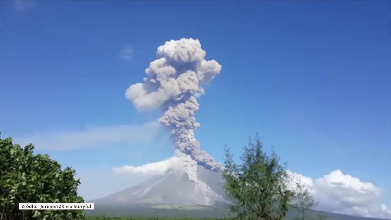 Wulkan Mayon wciąż straszy mieszkańców Filipin.