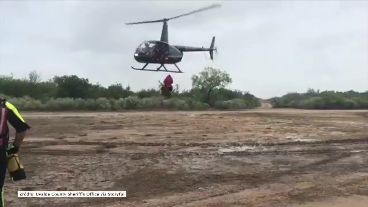 Prywatnym helikopterem na ratunek uwięzionym podczas powodzi w Teksasie