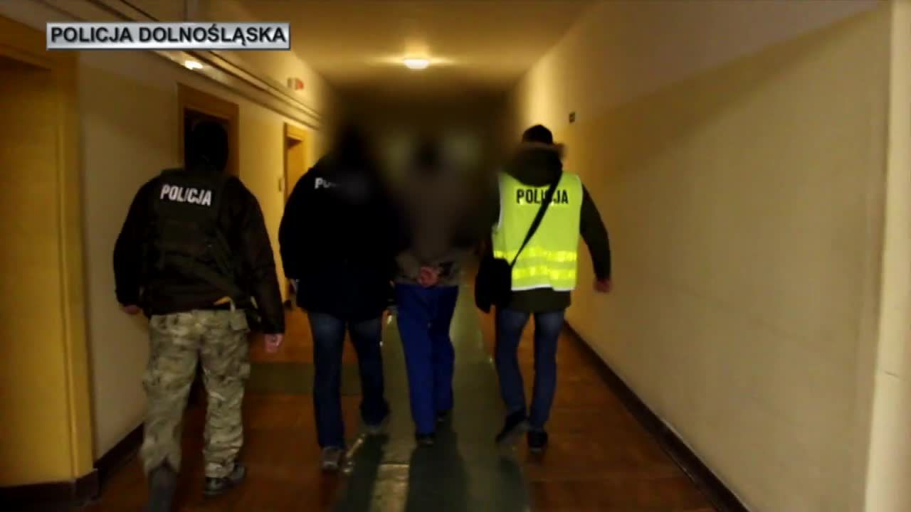 Policja zatrzymała podejrzanego o podpalenie biura poselskiego B. Kempy. Usłyszał zarzuty o charakterze terrorystycznym