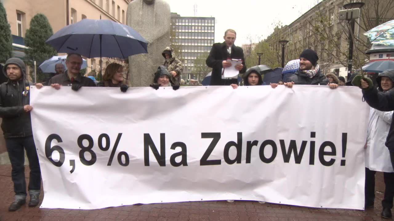 “Sytuacja zła była kilka lat temu. A teraz sytuacja jest katastrofalna”. W Łodzi wspierano protestujących lekarzy